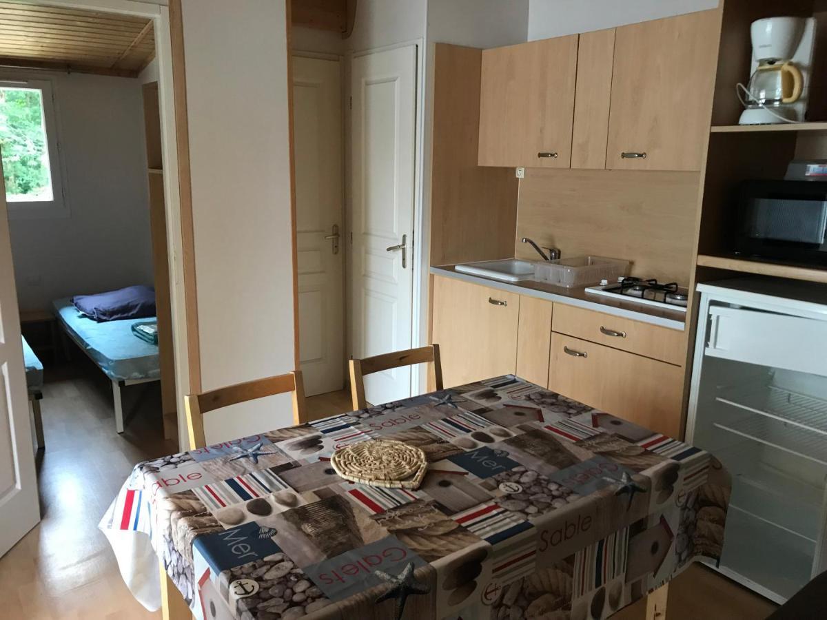 Camping Le Ruisseau Saint-André-de-Seignaux Dış mekan fotoğraf