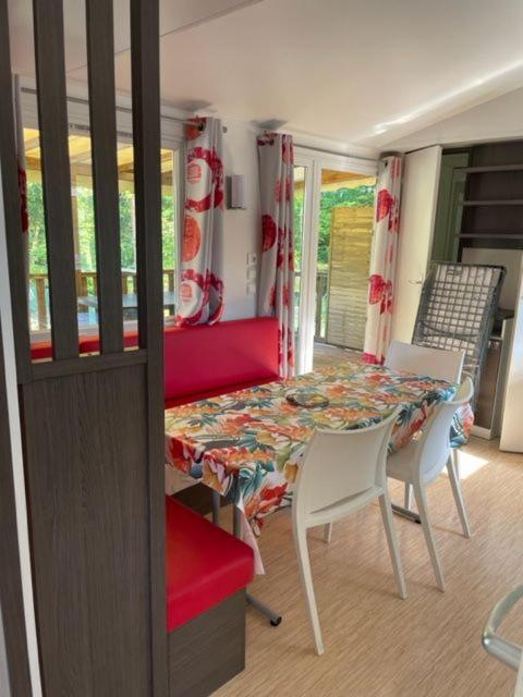 Camping Le Ruisseau Saint-André-de-Seignaux Dış mekan fotoğraf