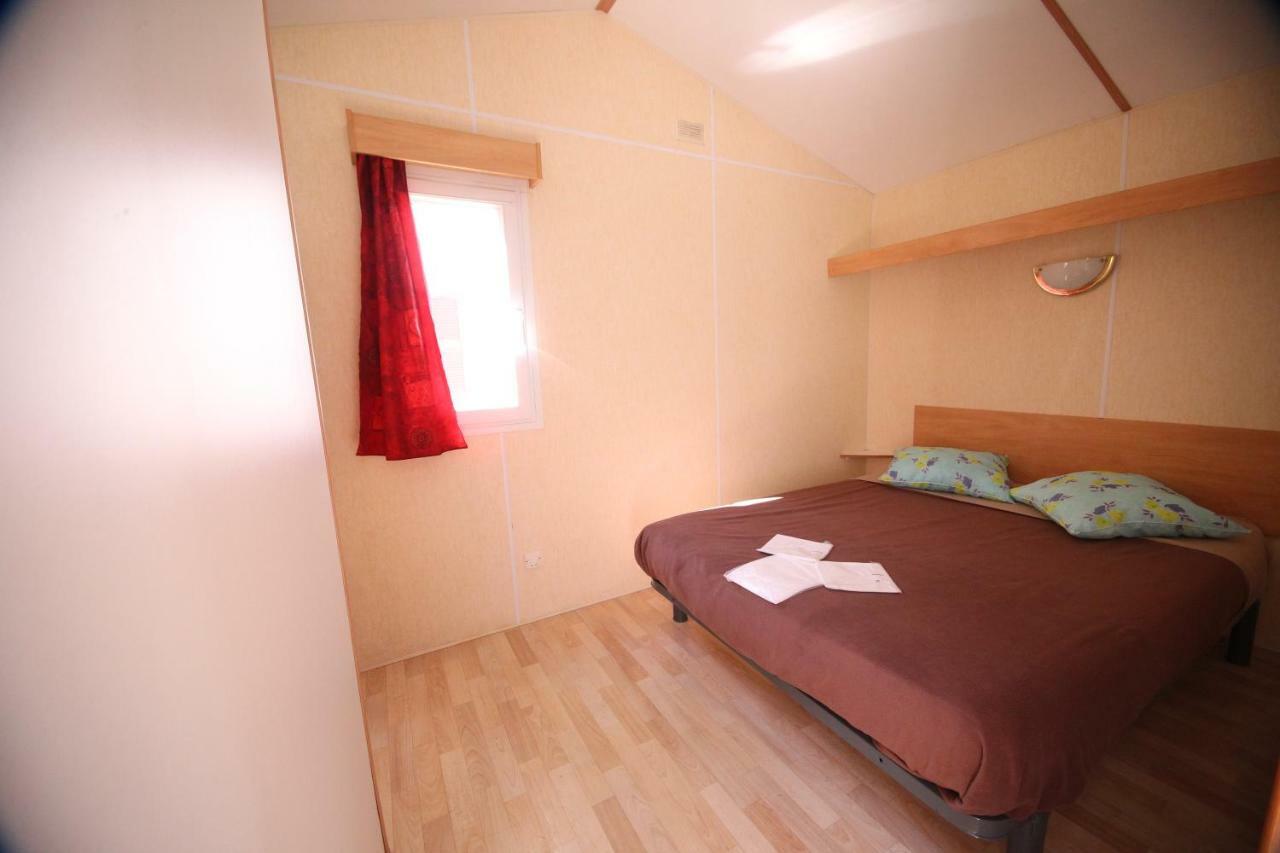 Camping Le Ruisseau Saint-André-de-Seignaux Dış mekan fotoğraf